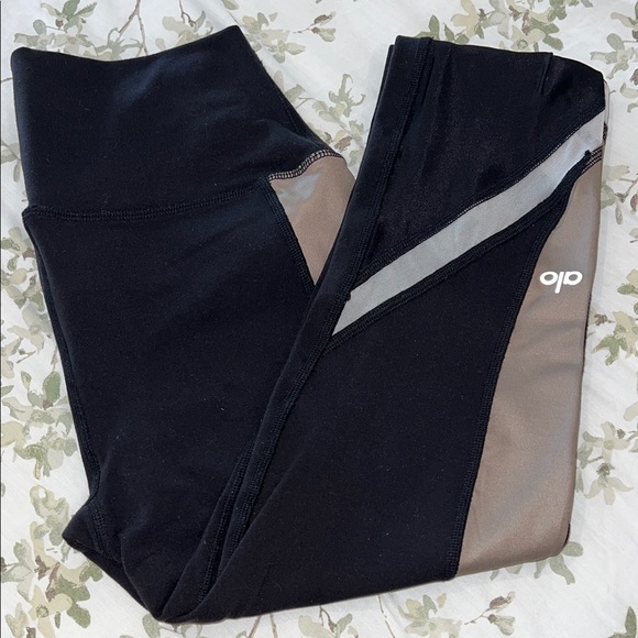 ALO Yoga Pants - ALO Yoga Black and Brown Active Leggings